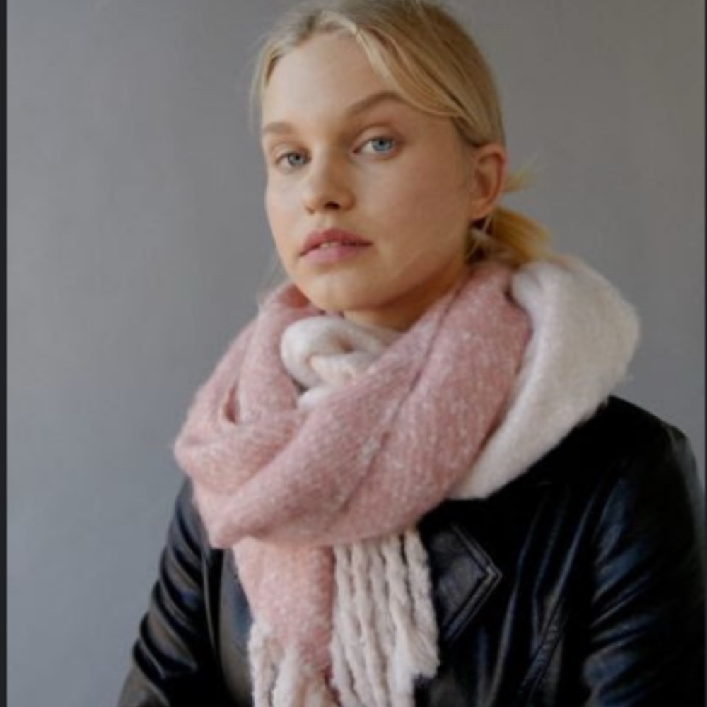 Urban outfitters Sonia Nubby scarf